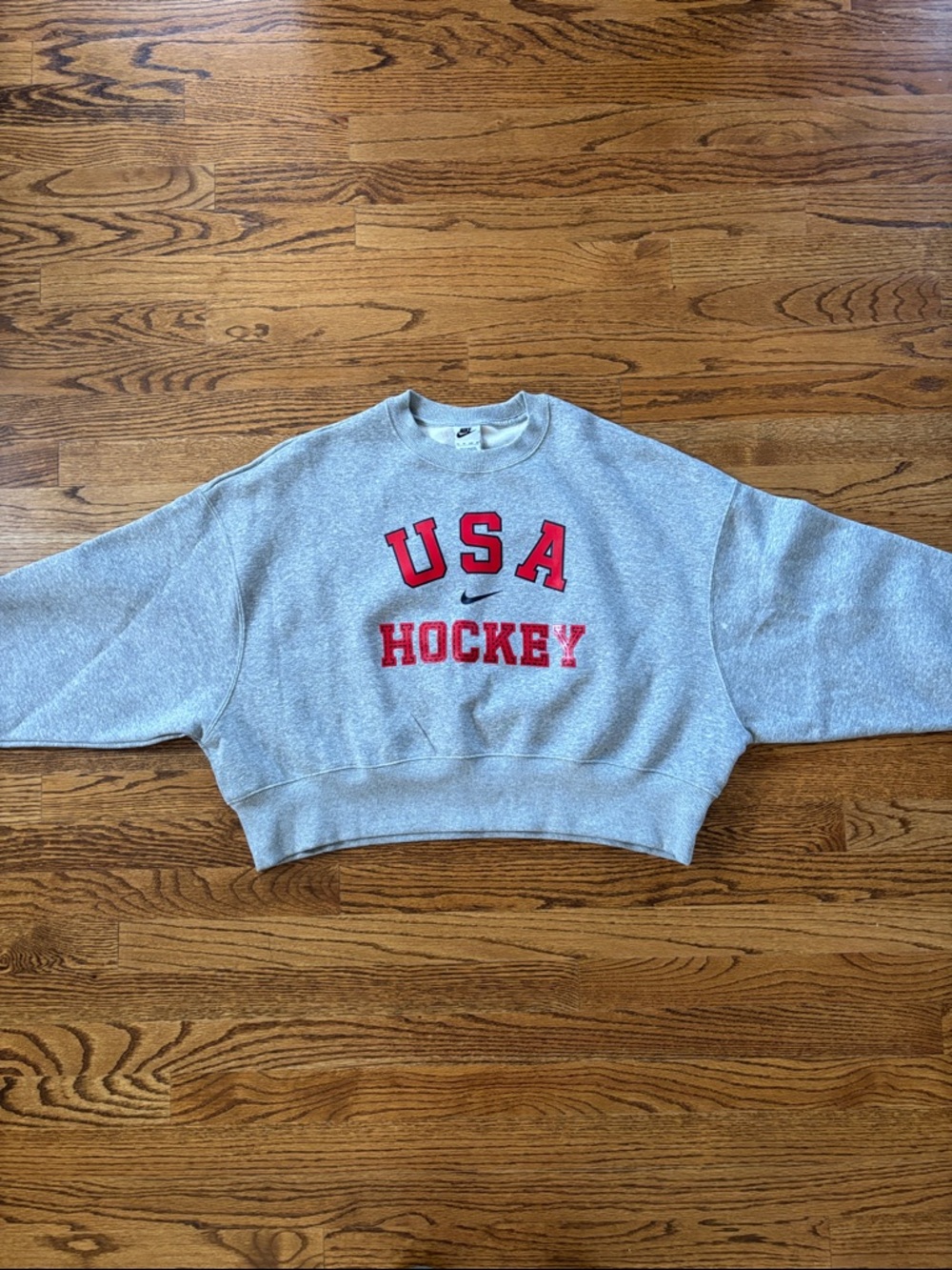 Women’s Nike USA Olympic Hockey Sweatshirt - Picture 3 of 4